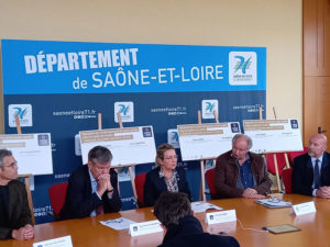 Rebondir Surmonter Accéder : signature des premiers contrats de coopération entre le département et les EPCI