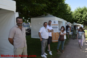 Une foire de Blanzy 2023 à l’ombre, sous la douceur des arbres.