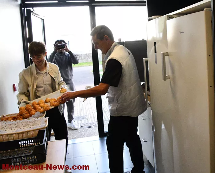 cantine-lycee-0110245