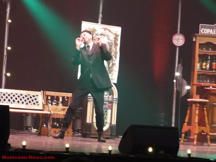 gis-spectacle-12102414
