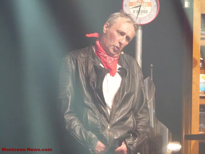 gis-spectacle-12102433