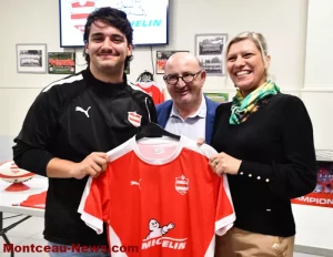 Montceau-les-Mines : Remise de maillots par Michelin