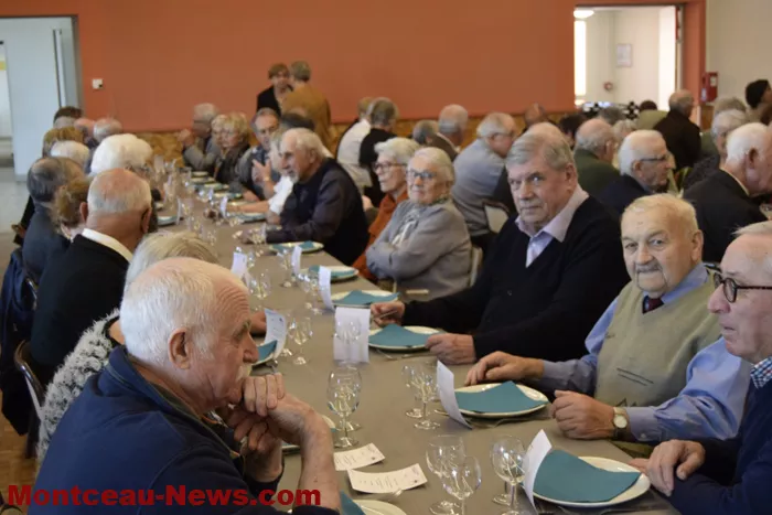 repas-anciens-111124161027