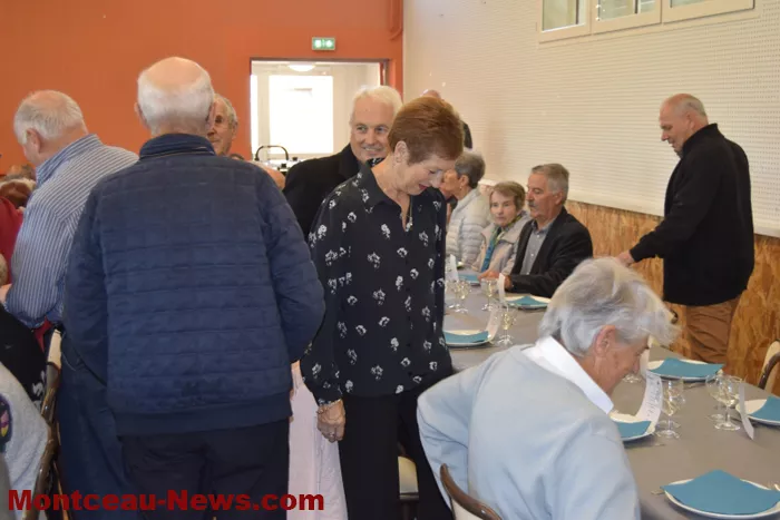 repas-anciens-111124161029