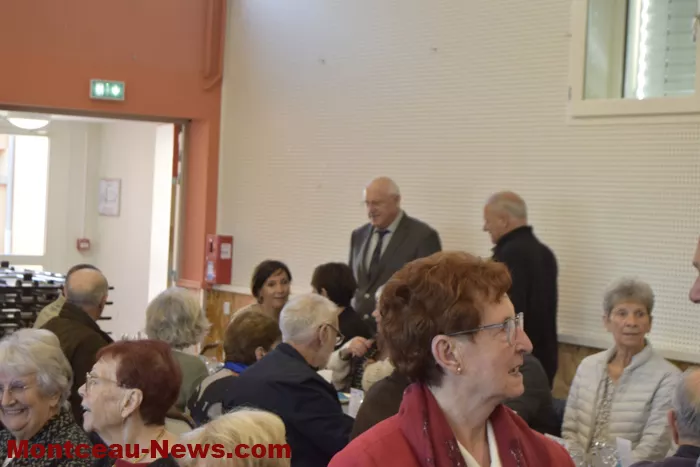 repas-anciens-111124161032