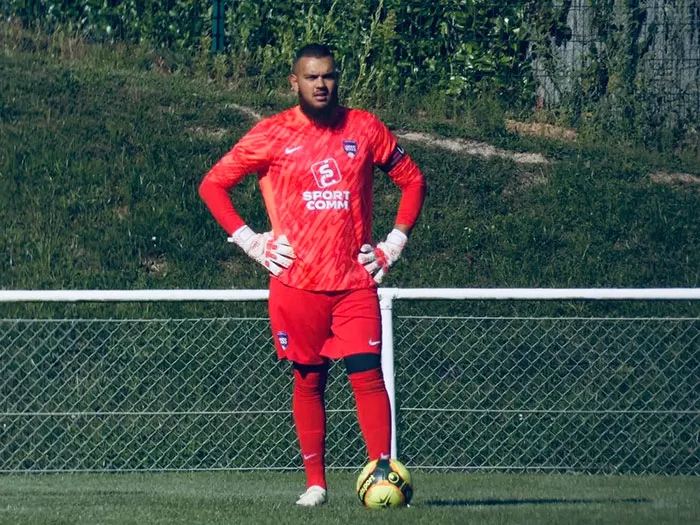 foot-yanis-251224