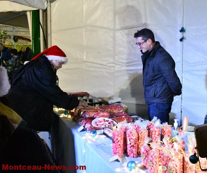 noel-marche-sanv-151224161036