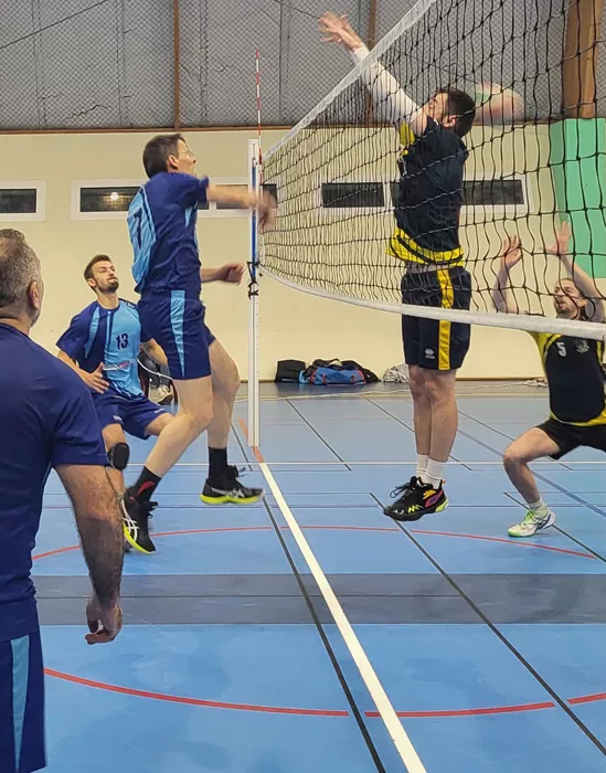 volley-081224161027