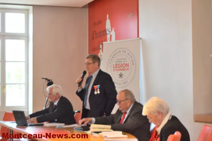 legion honneur-ag-180425161037