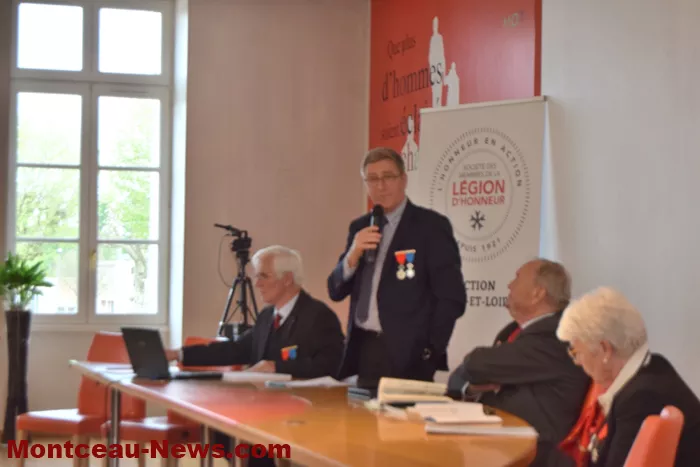 legion honneur-ag-180425161038