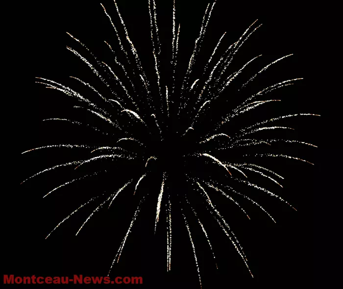 feu-artifice-montceau-140725161024
