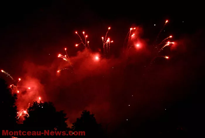 feu-artifice-montceau-140725161037