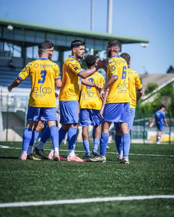foot-yanis-140725161024