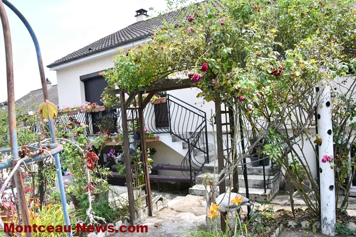 maisons-fleuris-040725161032