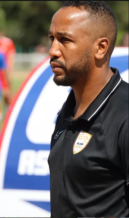 foot-yanis-130825161025