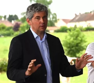 Gilles Platret laisse la Présidence du groupe de la droite à la Région