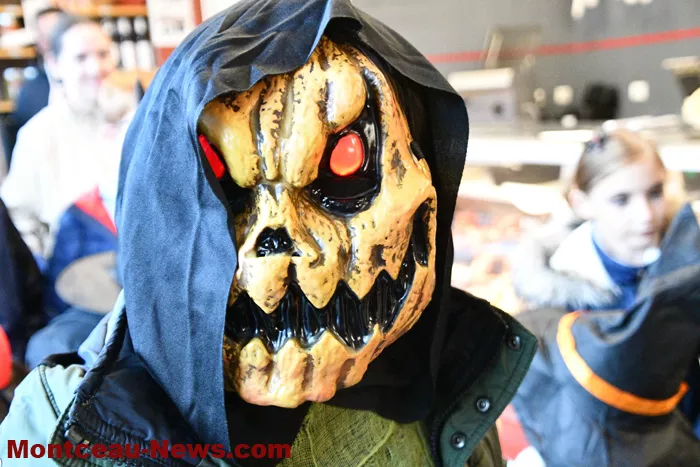 defilee-monstres-blanzy-26102514