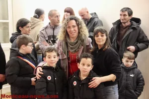 Montceau les mines : Noël solidaire à l’hôtel de ville