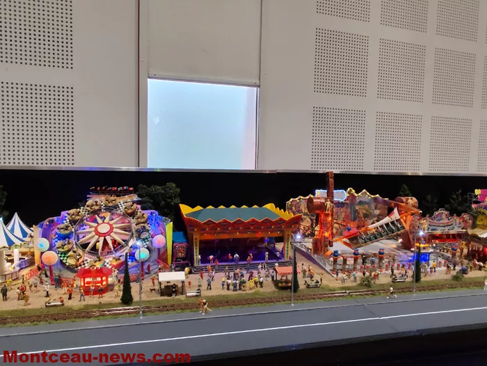 train-model-expo-21022629