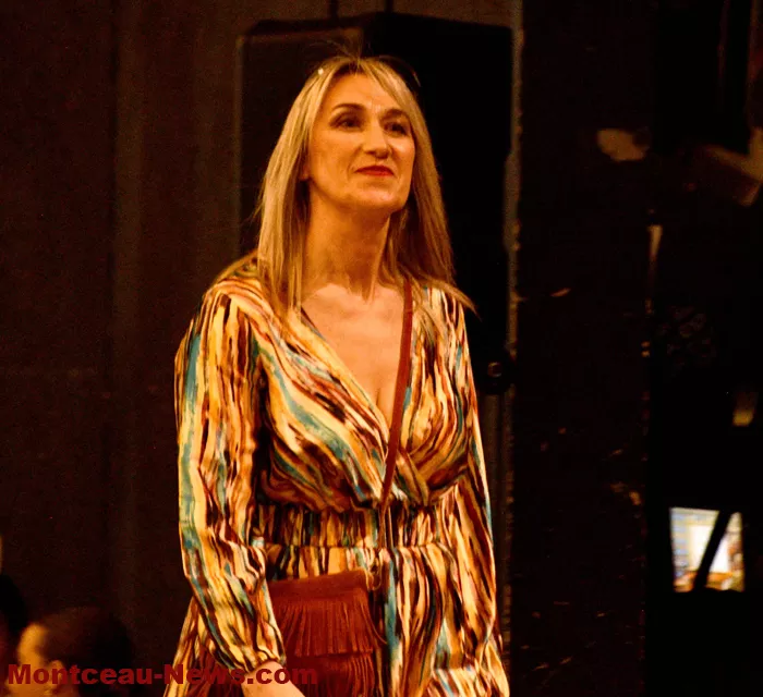 defile-nanas-09032616