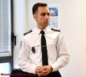 Départ au commissariat de Montceau…