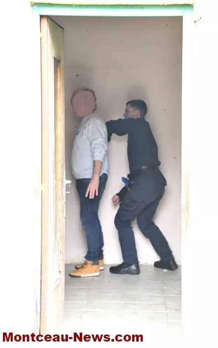 stage-police-1503268