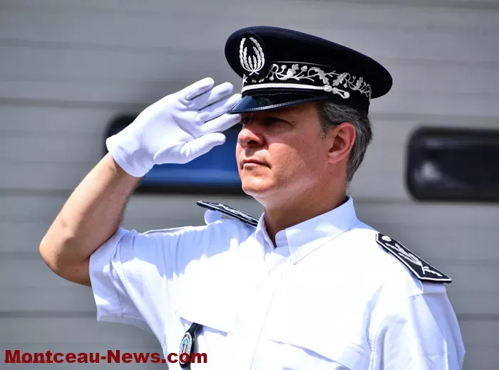 commissaire-2307263