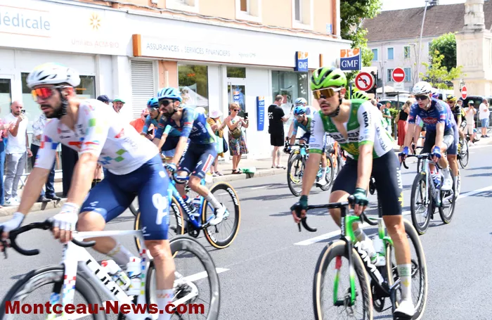 tour-course-17072633
