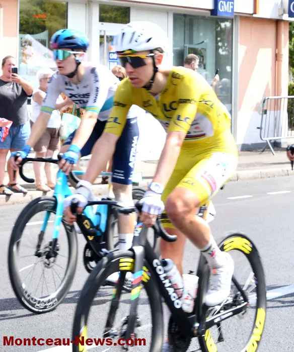 tour-course-17072635
