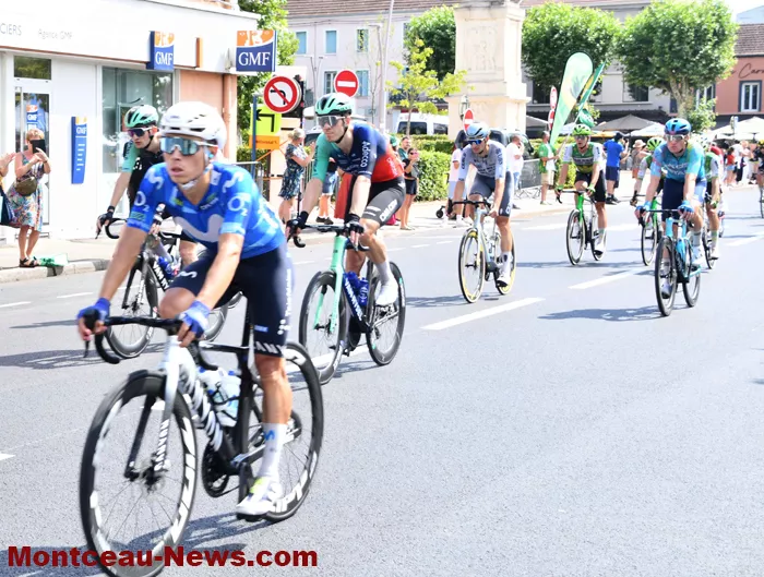 tour-course-17072641