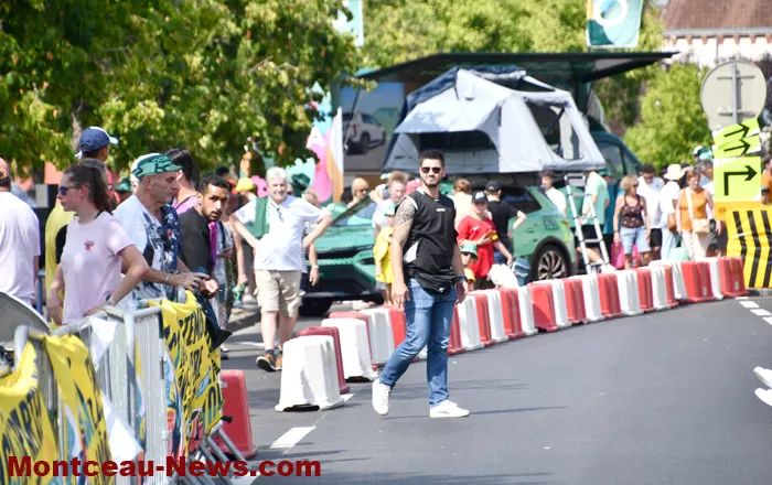 tour-course-17072658