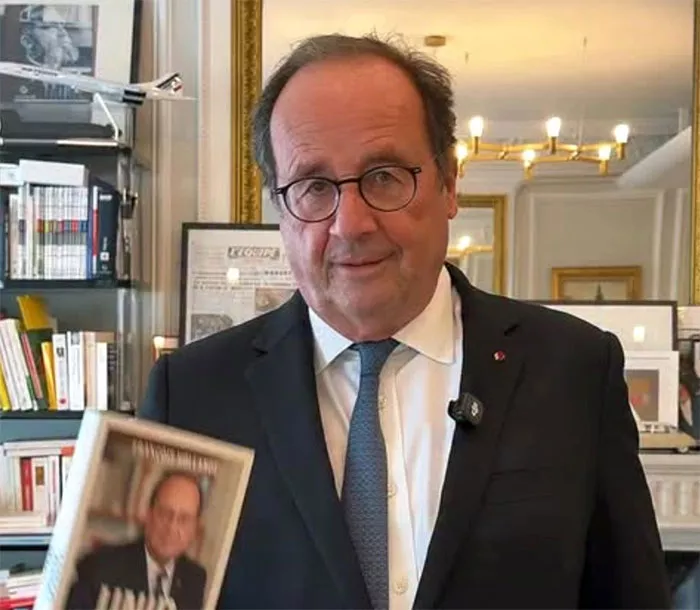 hollande-fete-roses-270826