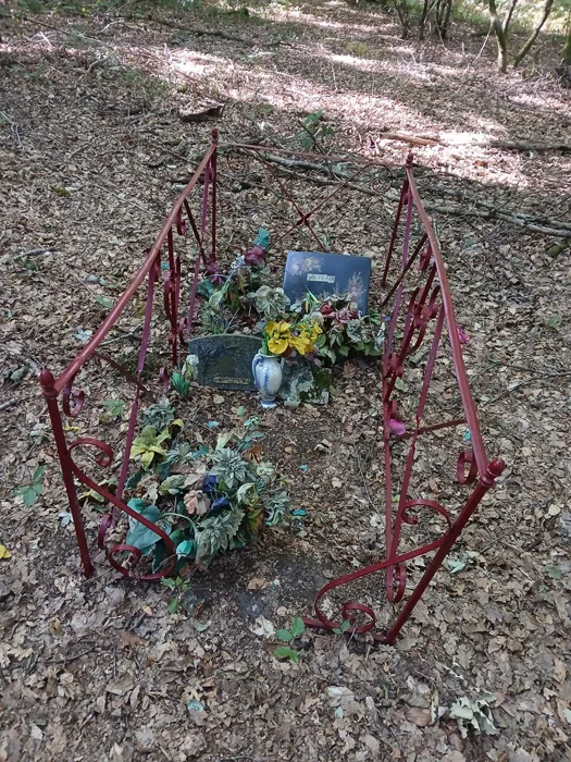 tombe-perrecy-2408263