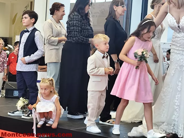 defilee-salon-mariage-26092688