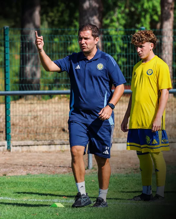 foot-yanis-0609261