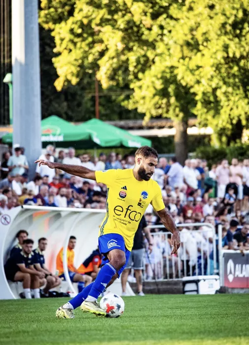 foot-yanis-1309263