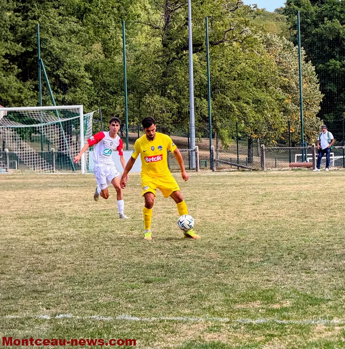 foot-yanis-2809263