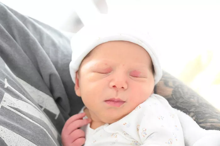 bebe-julian-2010263