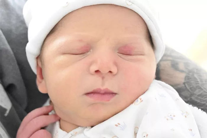 bebe-julian-2010264