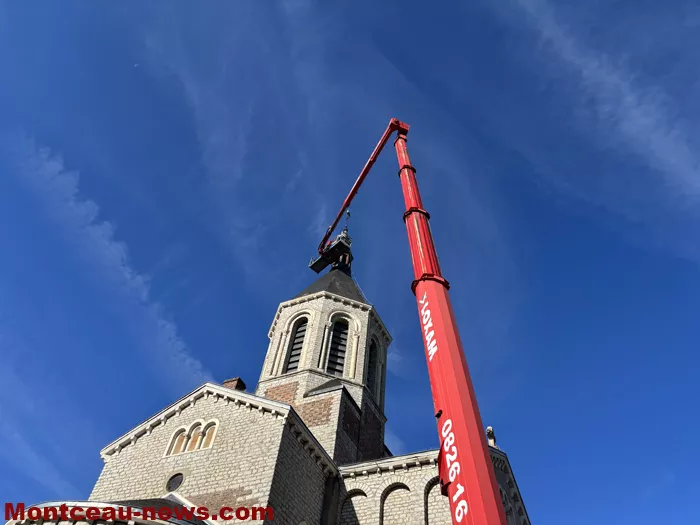 cloche-eglise-montceau-0510263