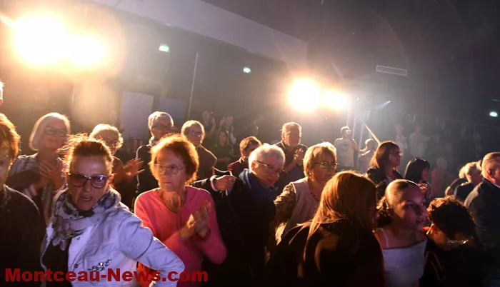 defilee-mode-montceau-commerces-101026115